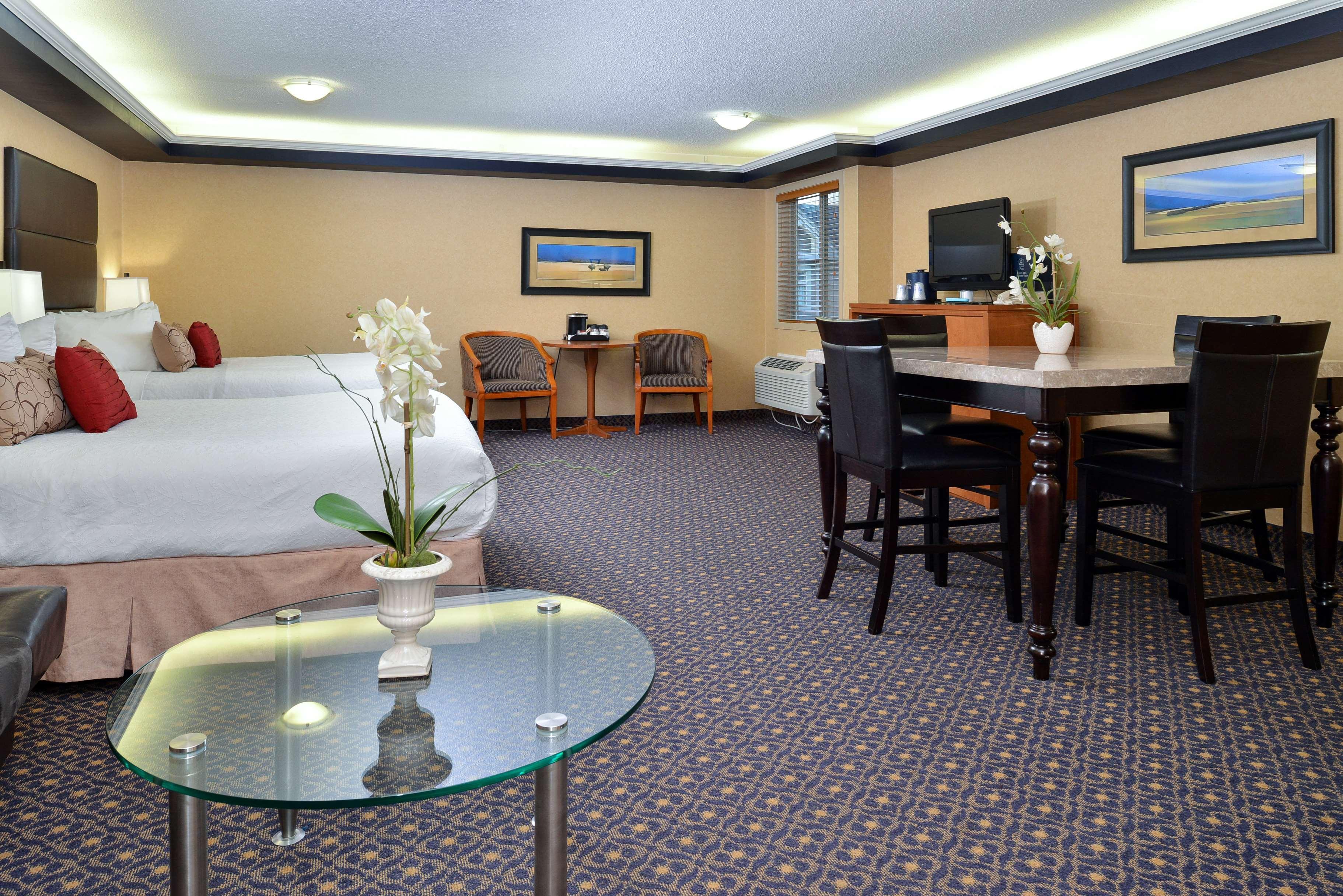 Best Western Plus Regency Inn And Conference Centre Абботсфорд Экстерьер фото